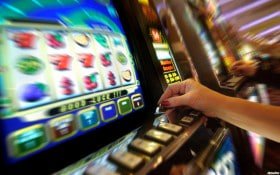 Meja Blackjack Live kasino XO368 slot dengan kartu asli dan dealer terlatih siap melayani pemain Indonesia